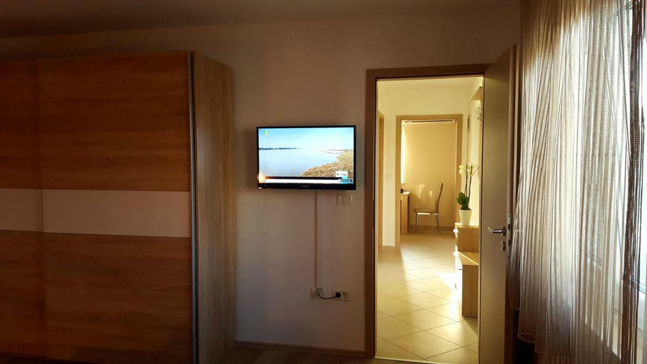 Apartment Tara Pula Exterior photo